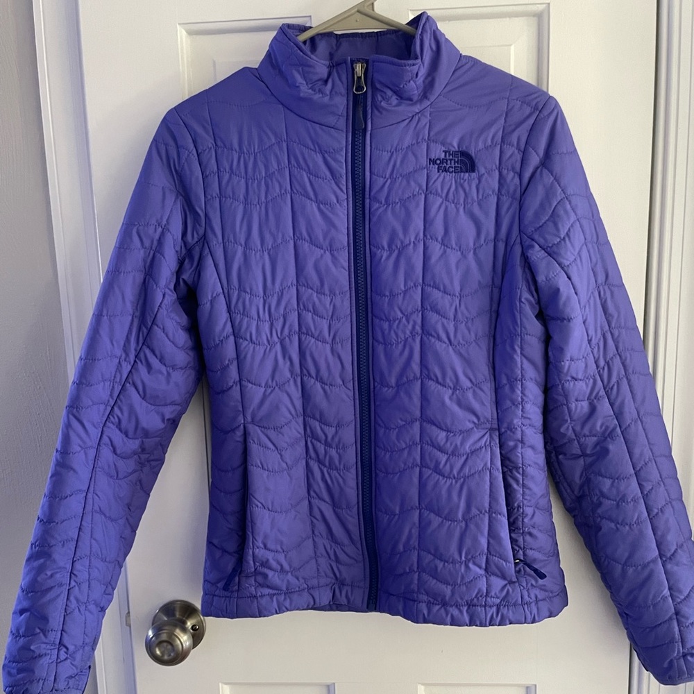 Small Women’s North Face Quilted Jacket